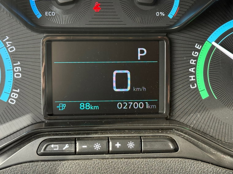 Vehicle Image 28