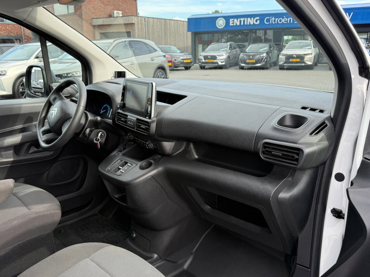 Vehicle Image 36