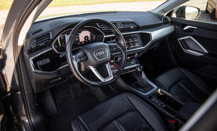 Vehicle Image 19