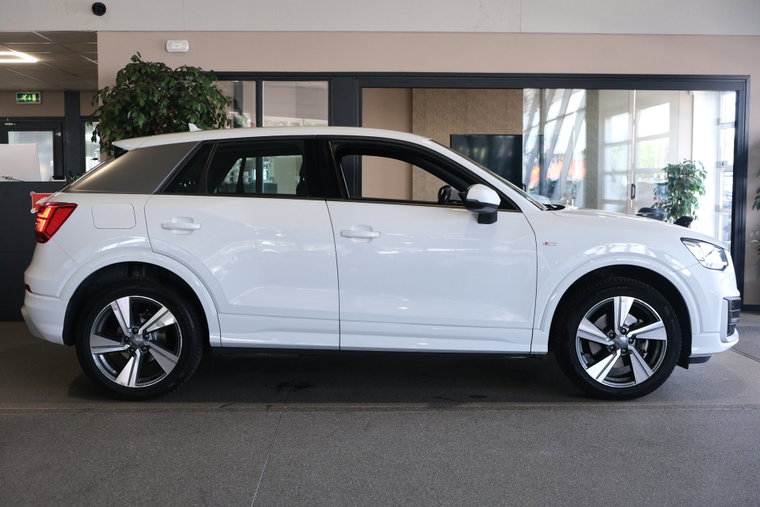 Vehicle Image 7