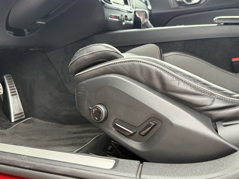 Vehicle Image 38