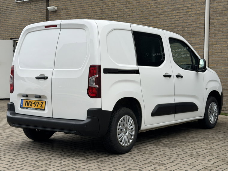 Vehicle Image 13