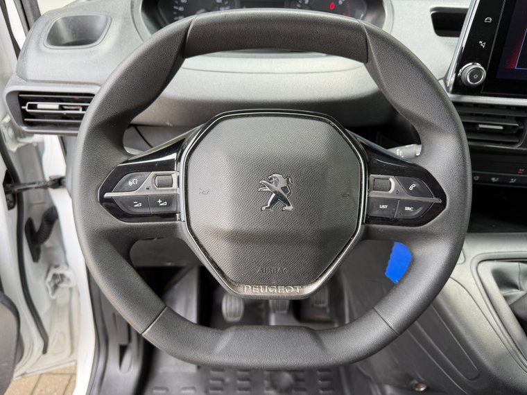 Vehicle Image 24
