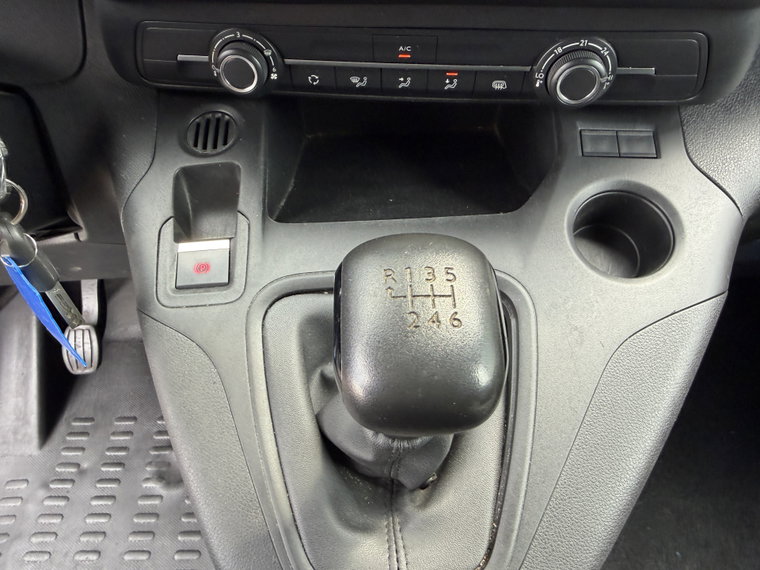 Vehicle Image 26