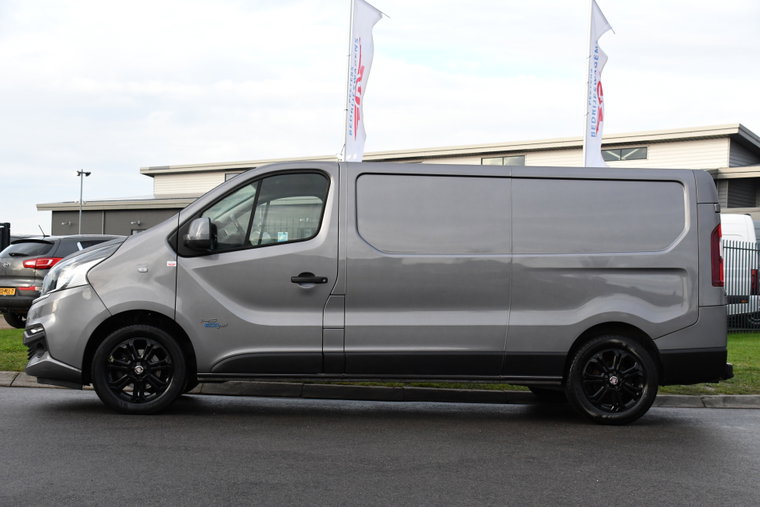 Vehicle Image 9