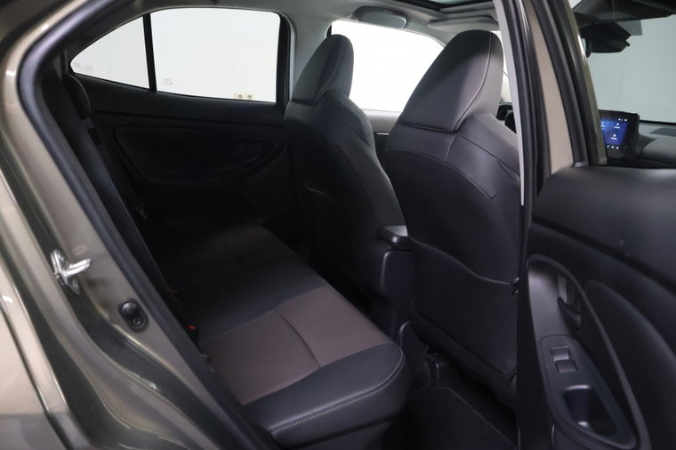 Vehicle Image 14