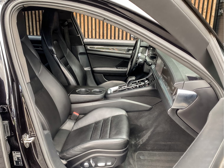 Vehicle Image 16