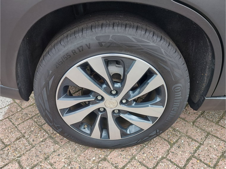 Vehicle Image 40