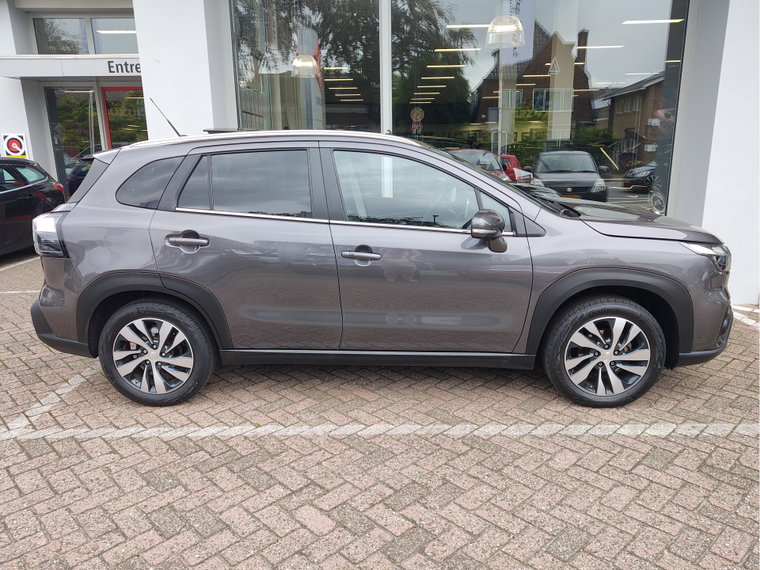 Vehicle Image 6
