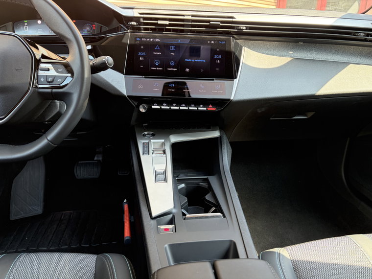 Vehicle Image 28