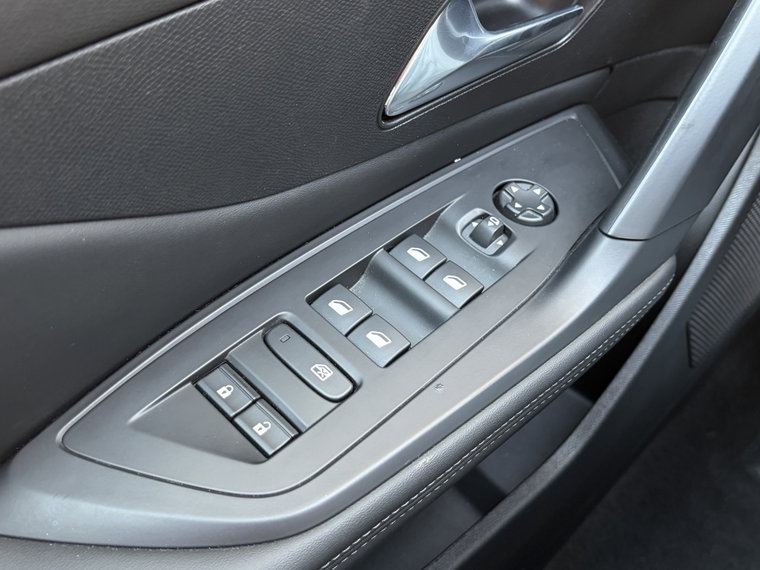 Vehicle Image 40