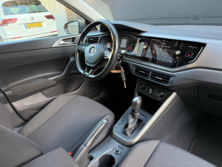 Vehicle Image 19