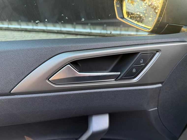 Vehicle Image 27