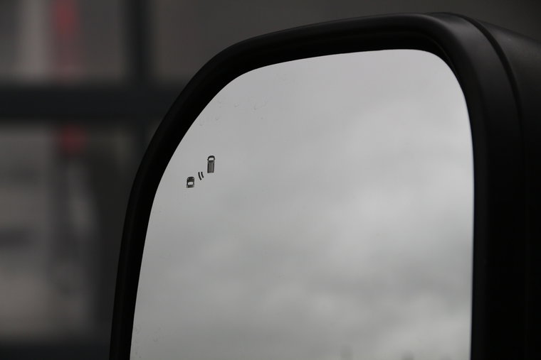Vehicle Image 22