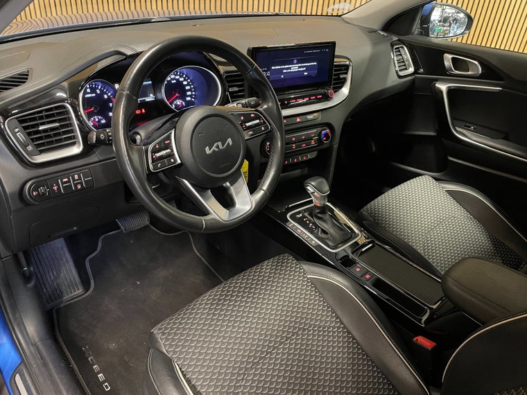 Vehicle Image 30