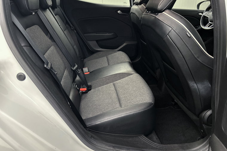 Vehicle Image 26