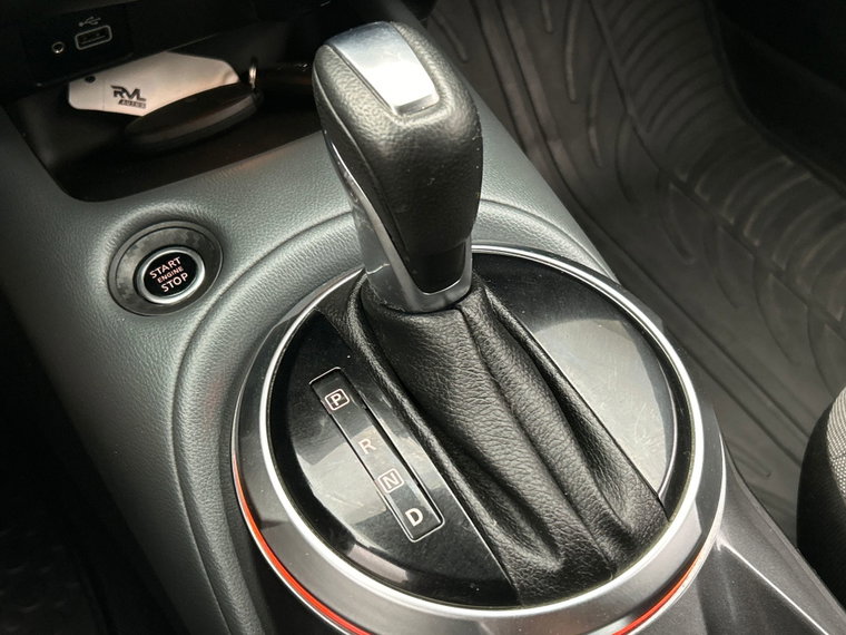 Vehicle Image 32