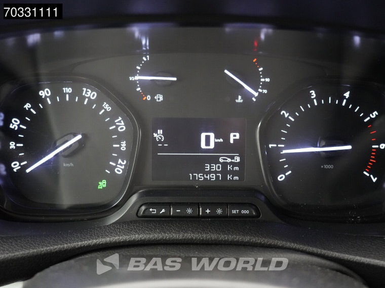 Vehicle Image 31