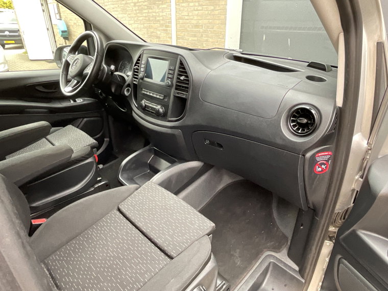 Vehicle Image 28