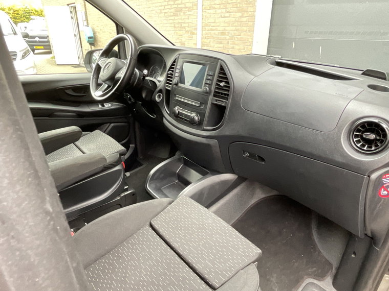 Vehicle Image 29