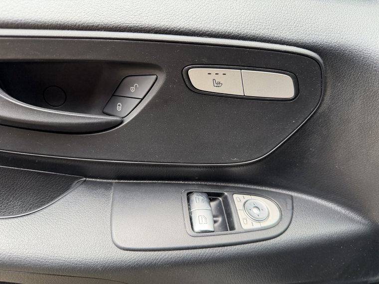Vehicle Image 38