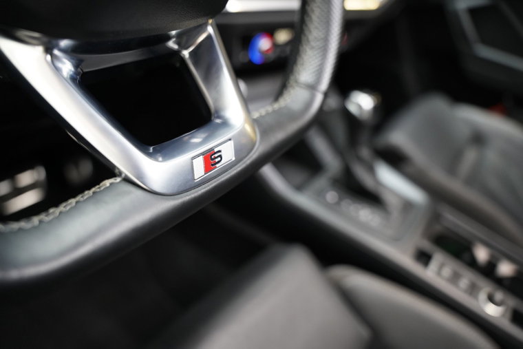 Vehicle Image 22