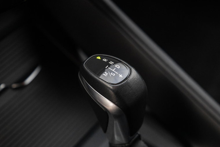 Vehicle Image 25