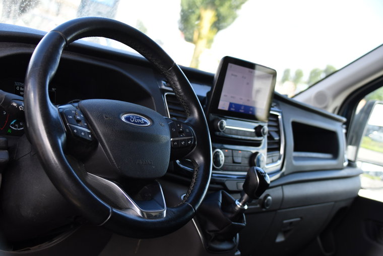 Vehicle Image 12