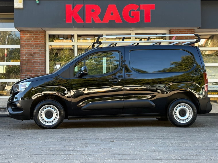 Vehicle Image 32