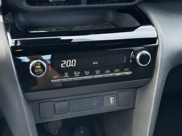 Vehicle Image 24