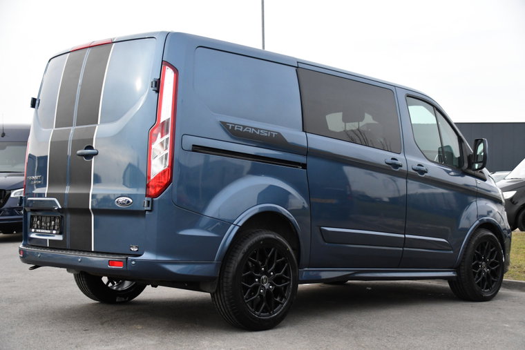 Vehicle Image 6