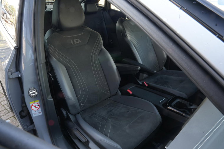 Vehicle Image 30