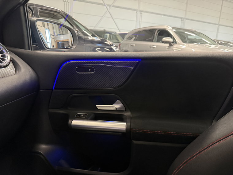 Vehicle Image 38