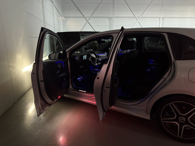 Vehicle Image 40