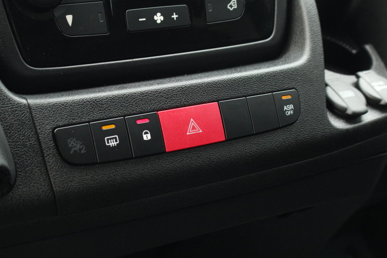 Vehicle Image 28