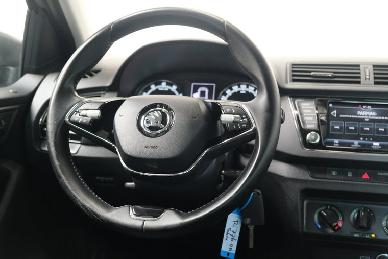 Vehicle Image 15