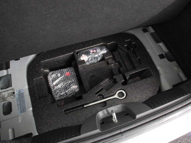 Vehicle Image 30