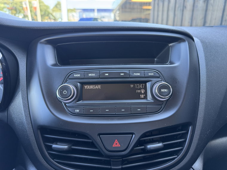 Vehicle Image 32