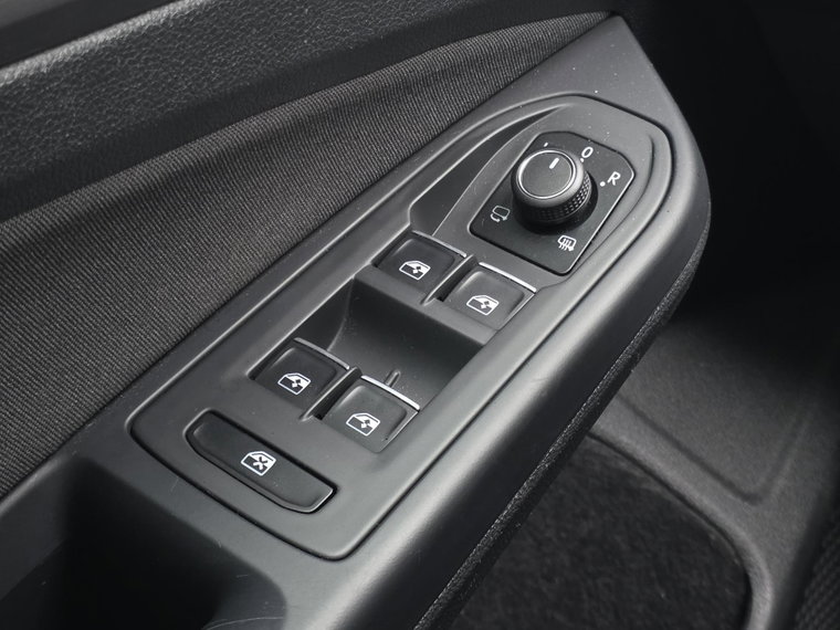 Vehicle Image 29
