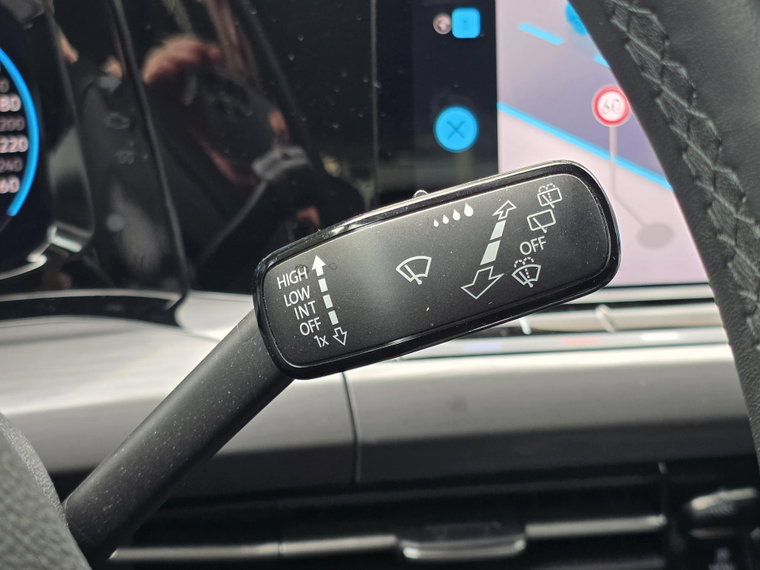 Vehicle Image 32