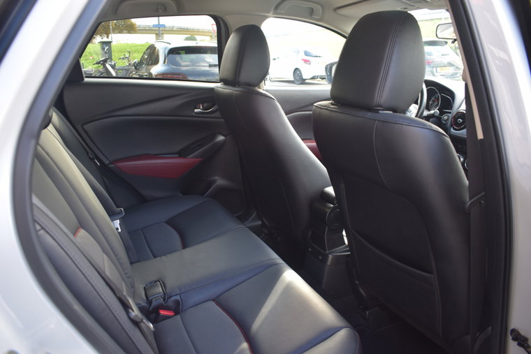 Vehicle Image 16