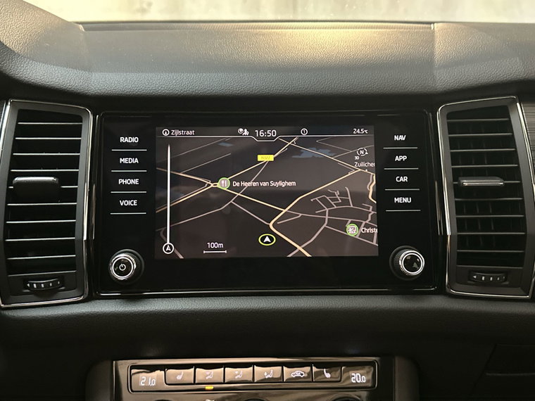 Vehicle Image 19