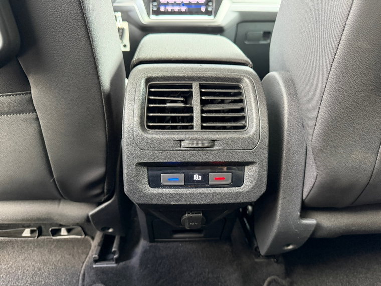 Vehicle Image 27