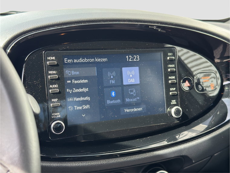 Vehicle Image 14