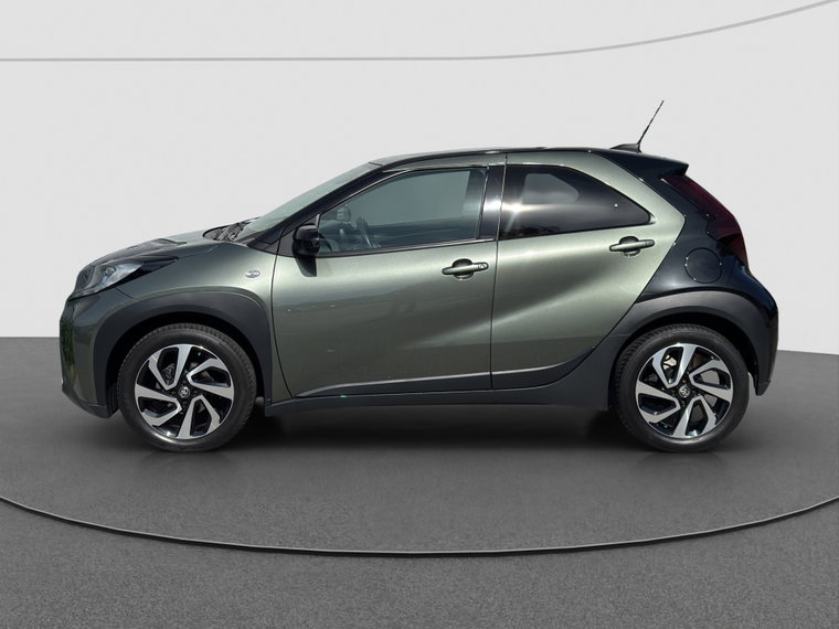 Vehicle Image 11