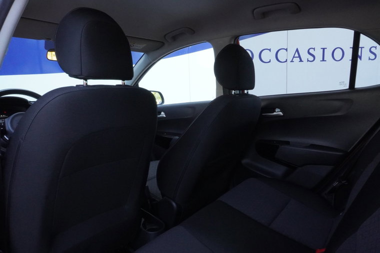 Vehicle Image 25