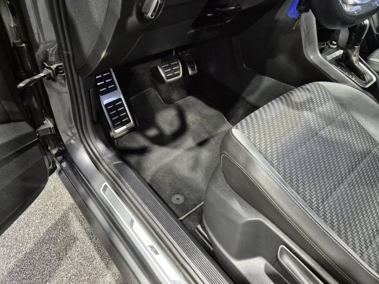 Vehicle Image 31