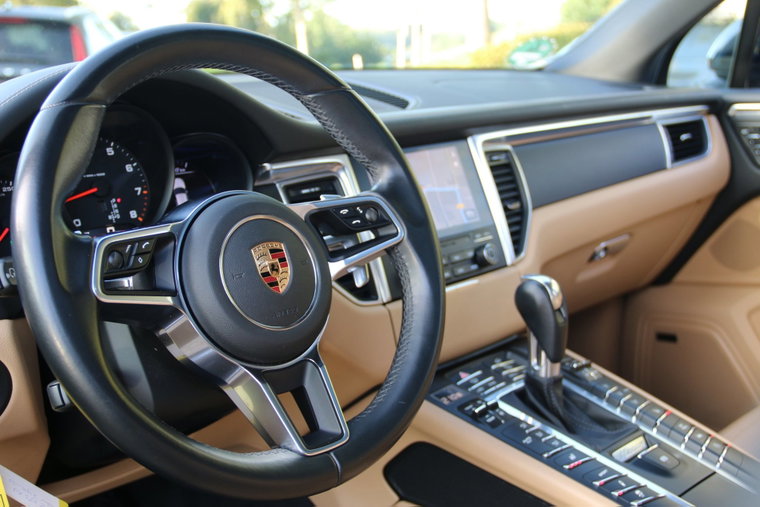 Vehicle Image 15