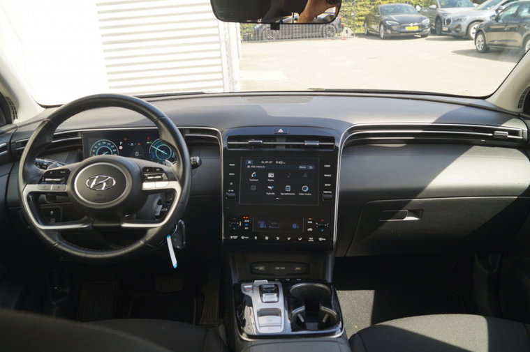 Vehicle Image 10