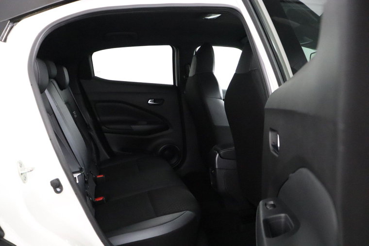Vehicle Image 38
